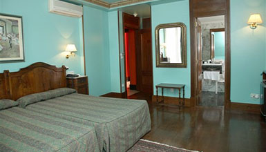 La Galeria Hotel