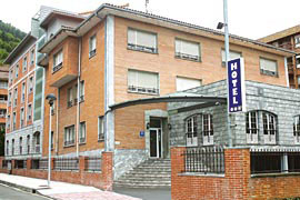 The exterior of the Gernika Hotel