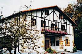 Landhaus Endara von außen  