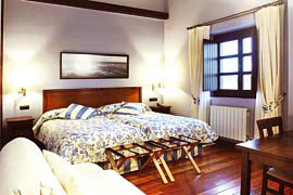 Interior view of the Larrakoetxea rural house