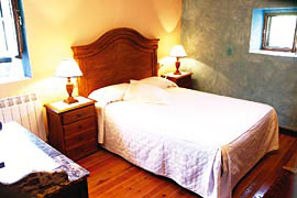 The interior of Olazabal Azpikoa rural house