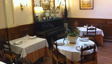 Piano in the dining área
