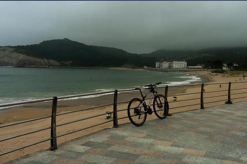 Beach of Gorliz, image 04