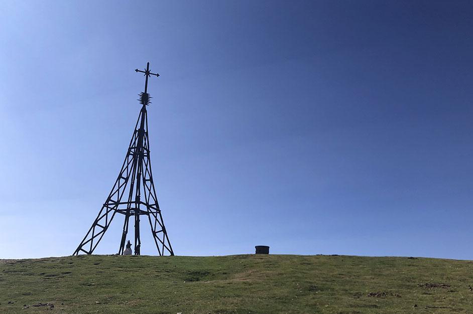 Photo of the cross in Gorbeia mountain