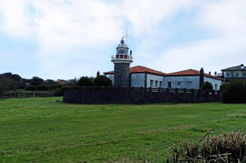 Faro de Punta Galea