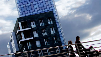 Isozaki dorreak