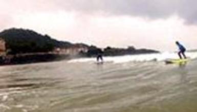 Mundaka Surf School